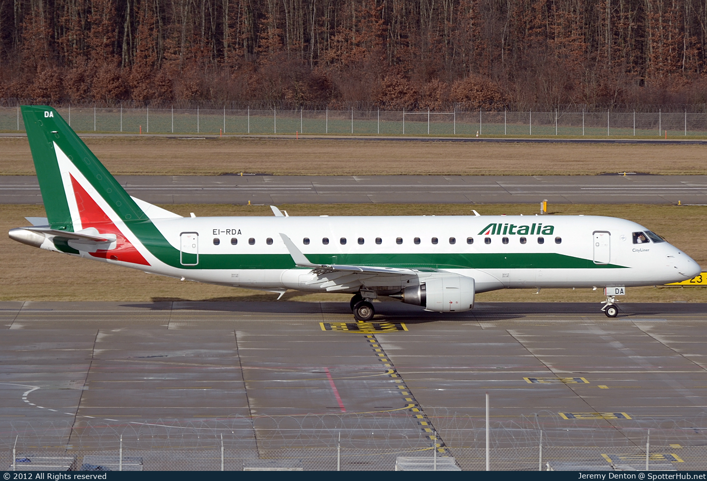 Photo of EI-RDA - Embraer ERJ-175STD operated by Alitalia CityLiner