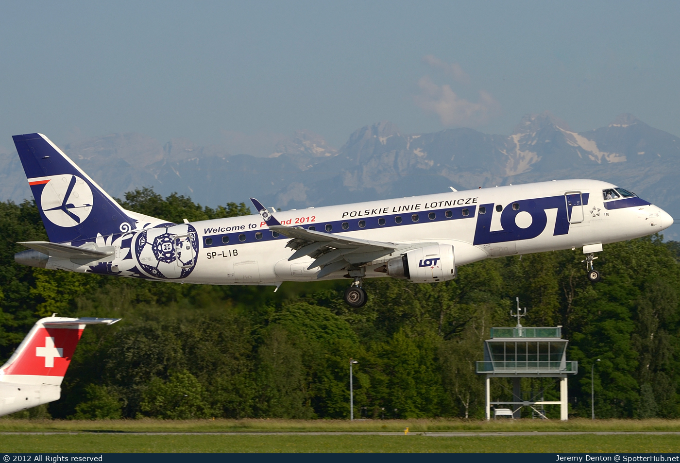 Photo of SP-LIB - Embraer ERJ-175STD operated by LOT Polish Airlines