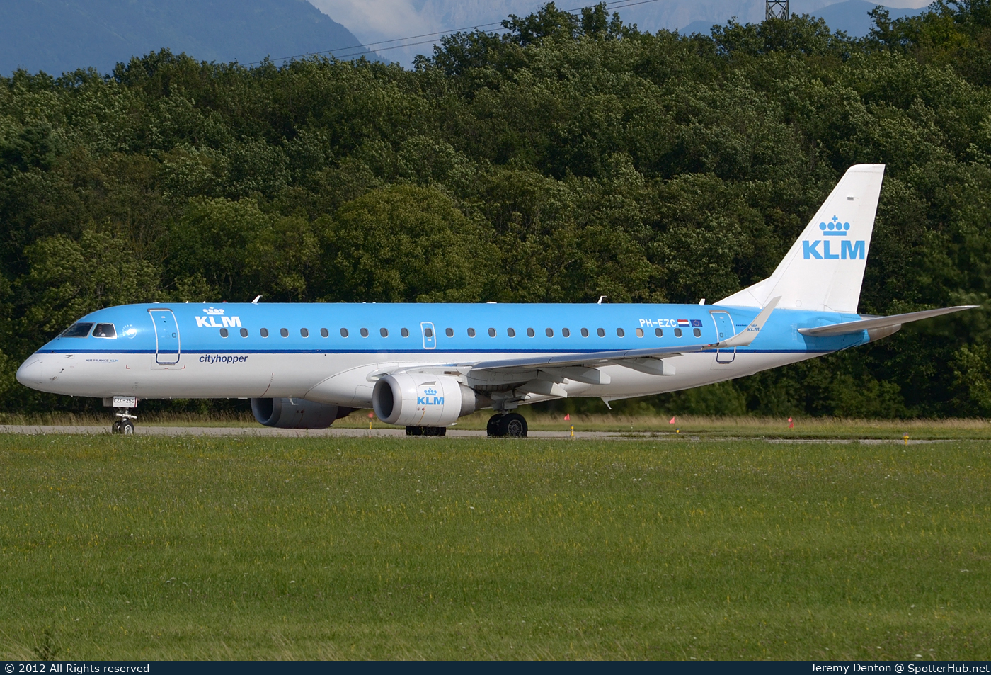 Photo of PH-EZC - Embraer ERJ-190STD operated by KLM Cityhopper