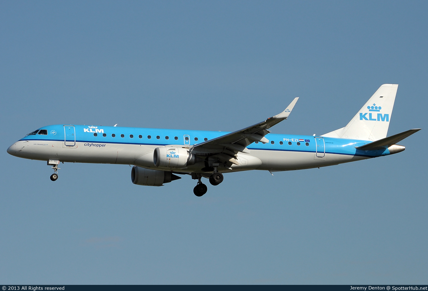 Photo of PH-EZI - Embraer ERJ-190STD operated by KLM Cityhopper