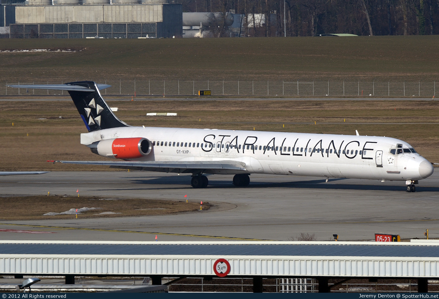 Photo of OY-KHP - McDonnell Douglas MD-82 operated by SAS Scandinavian Airlines