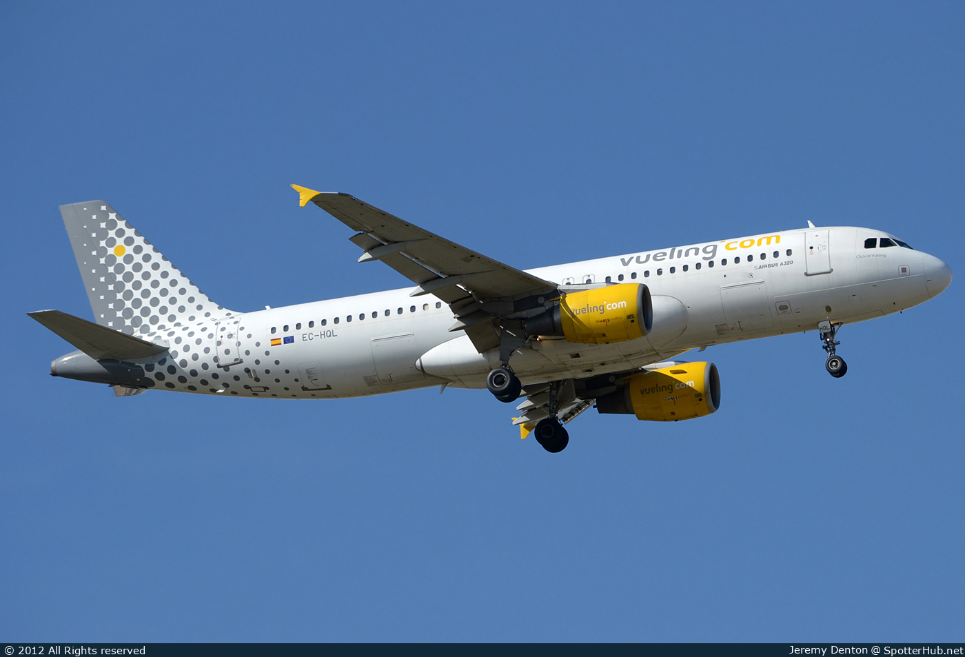 Photo of EC-HQL - Airbus A320-214 operated by Vueling