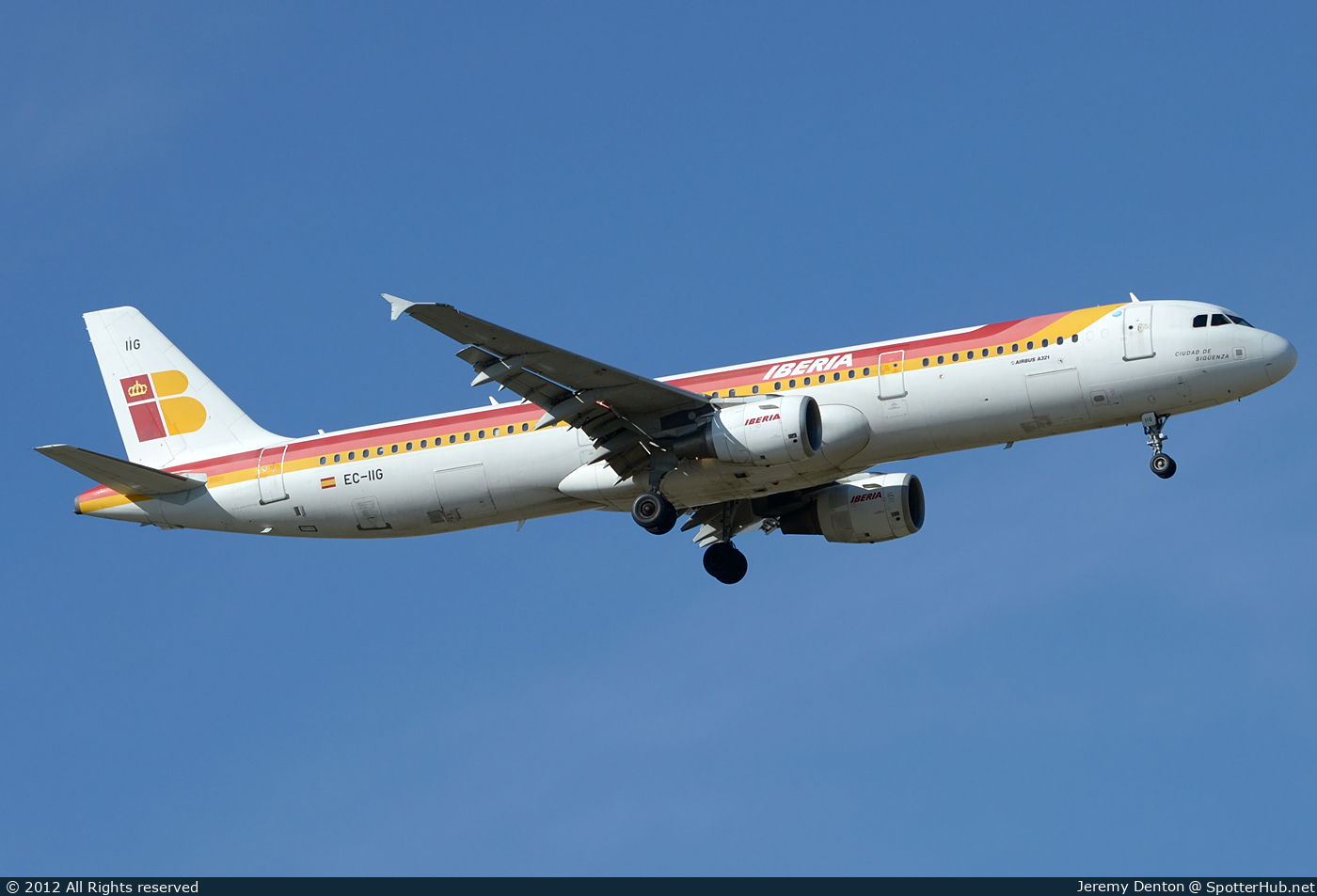 Photo of EC-IIG - Airbus A321-211 operated by Iberia