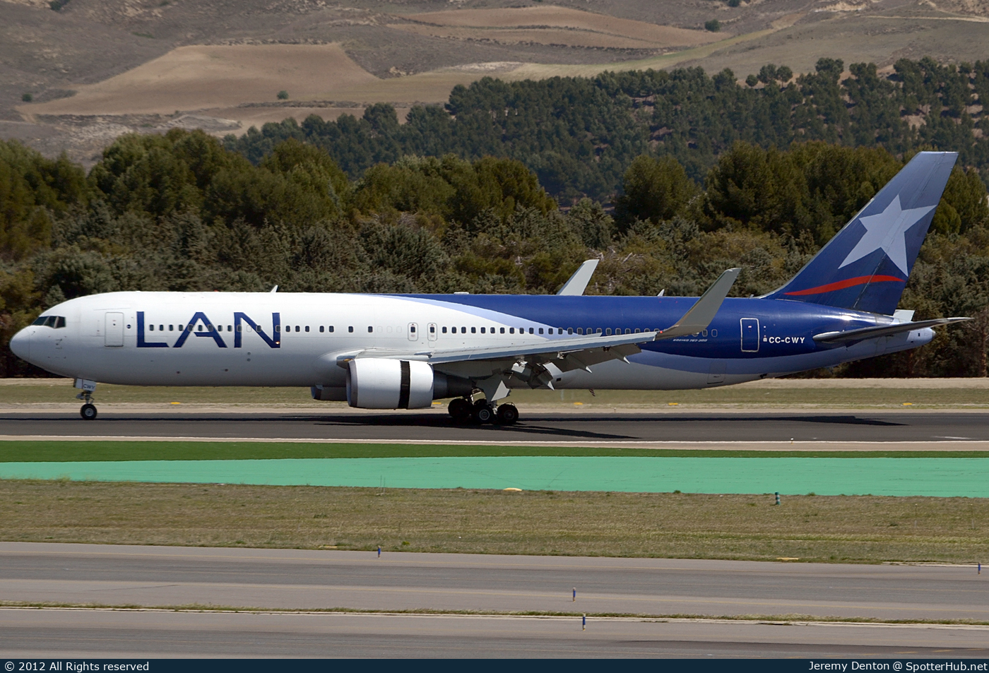 Photo of CC-CWY - Boeing 767-316(ER) operated by LAN Airlines