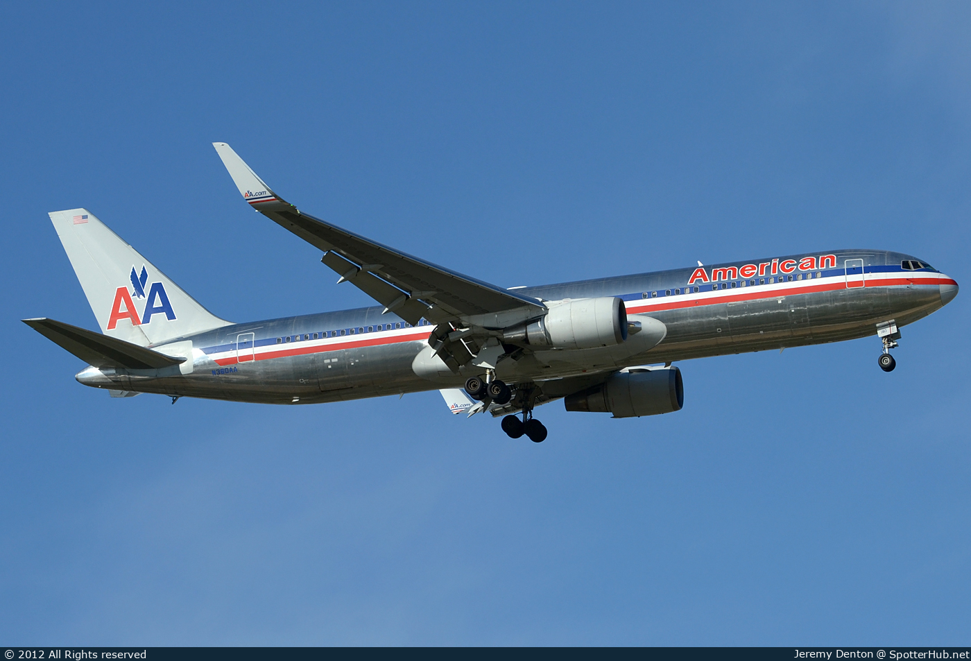 Photo of N360AA - Boeing 767-323(ER) operated by American Airlines