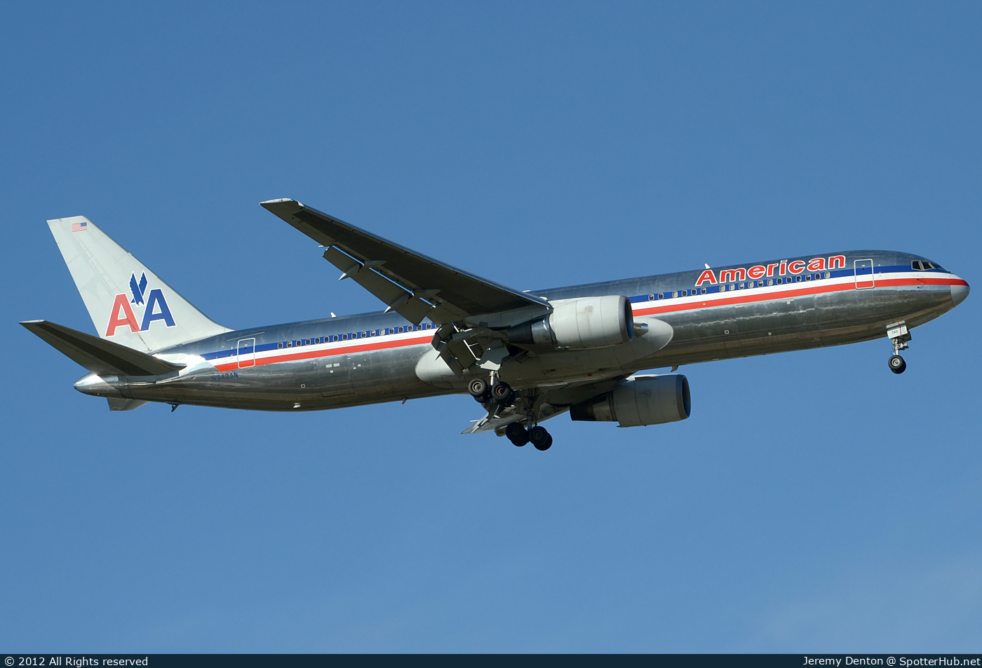 Photo of N343AN - Boeing 767-323(ER) operated by American Airlines
