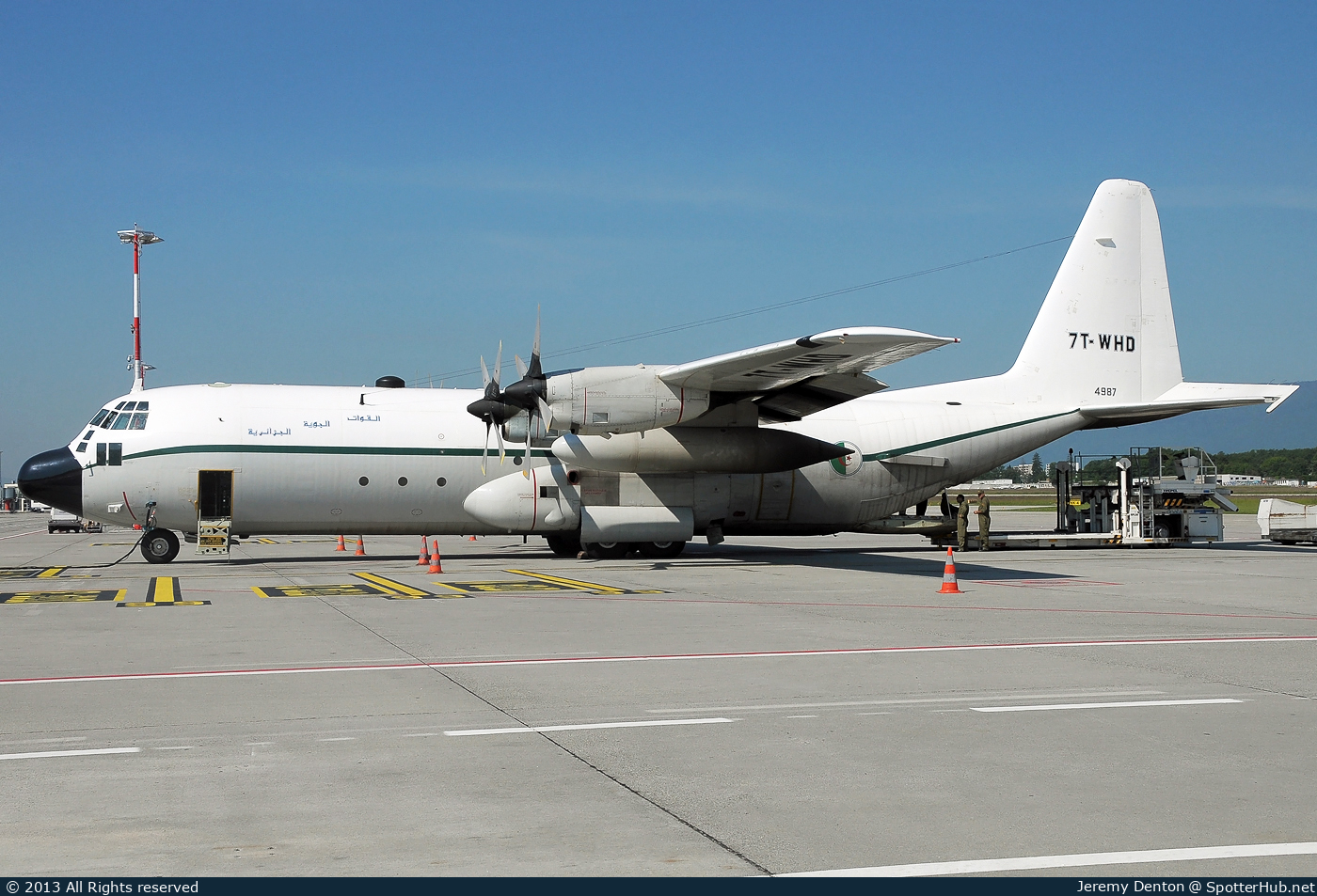 Photo of 7T-WHD - Lockheed C-130H-30 Hercules operated by Algerian Air Force