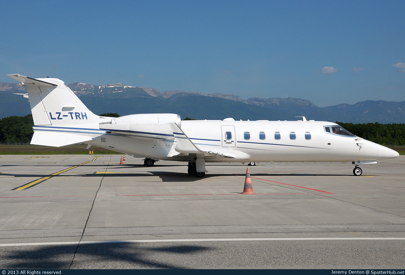 Photo of LZ-TRH - Bombardier Learjet 60XR operated by Air Volta