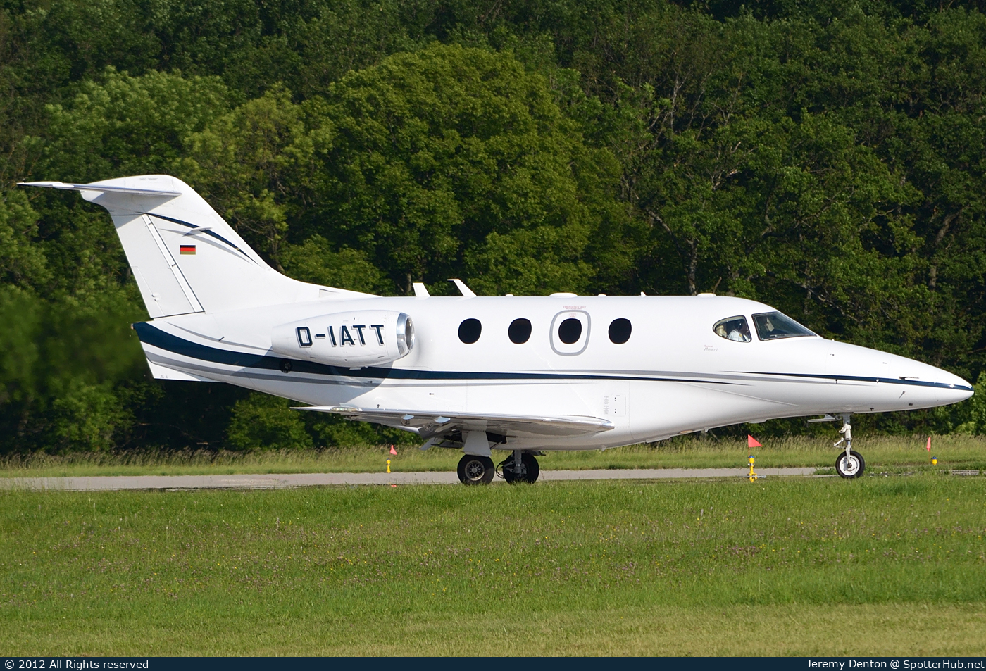 Photo of D-IATT - Hawker Beechcraft 390 Premier I operated by Vibro Air Flugservice