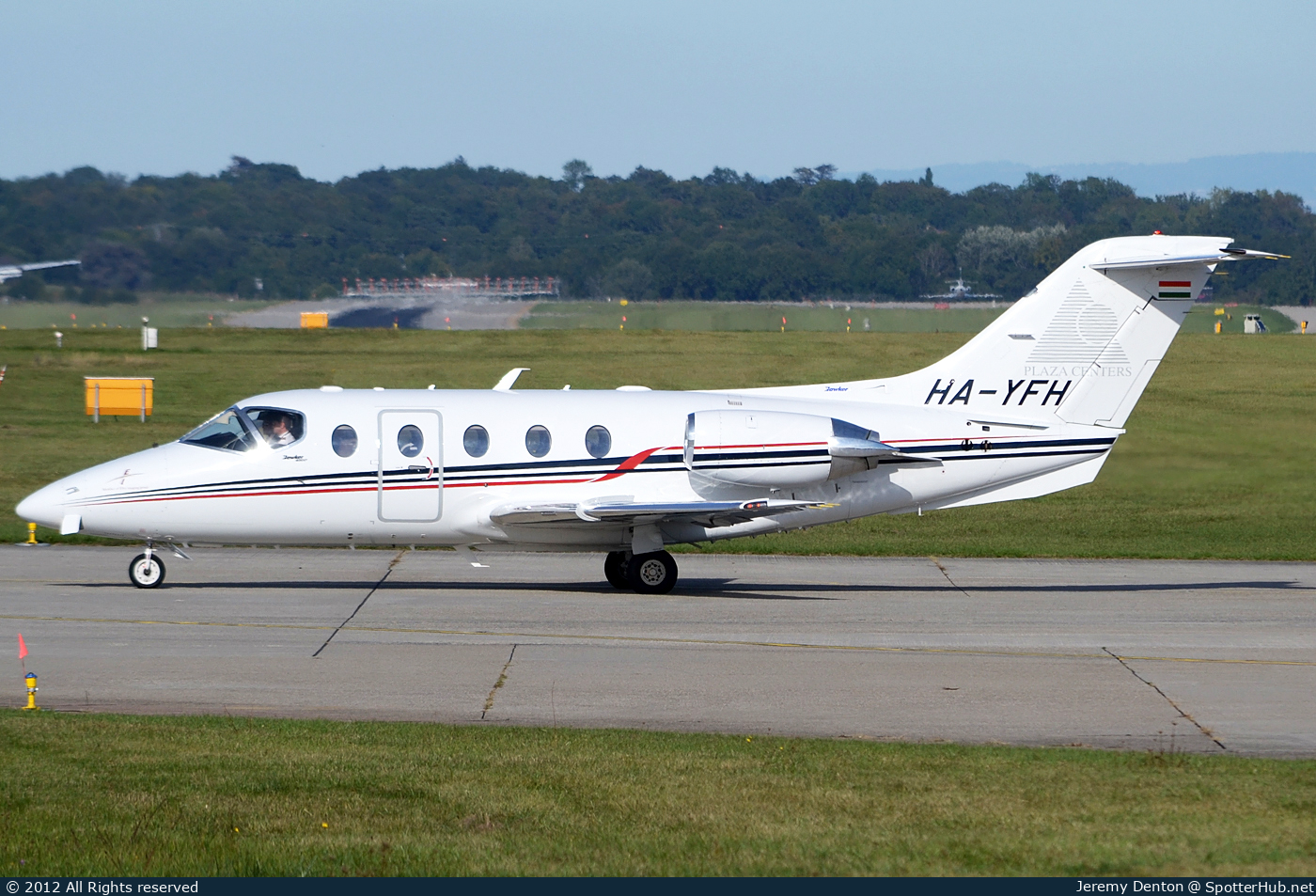 Photo of HA-YFH - Hawker Beechcraft 400XP operated by JetStream Aviation