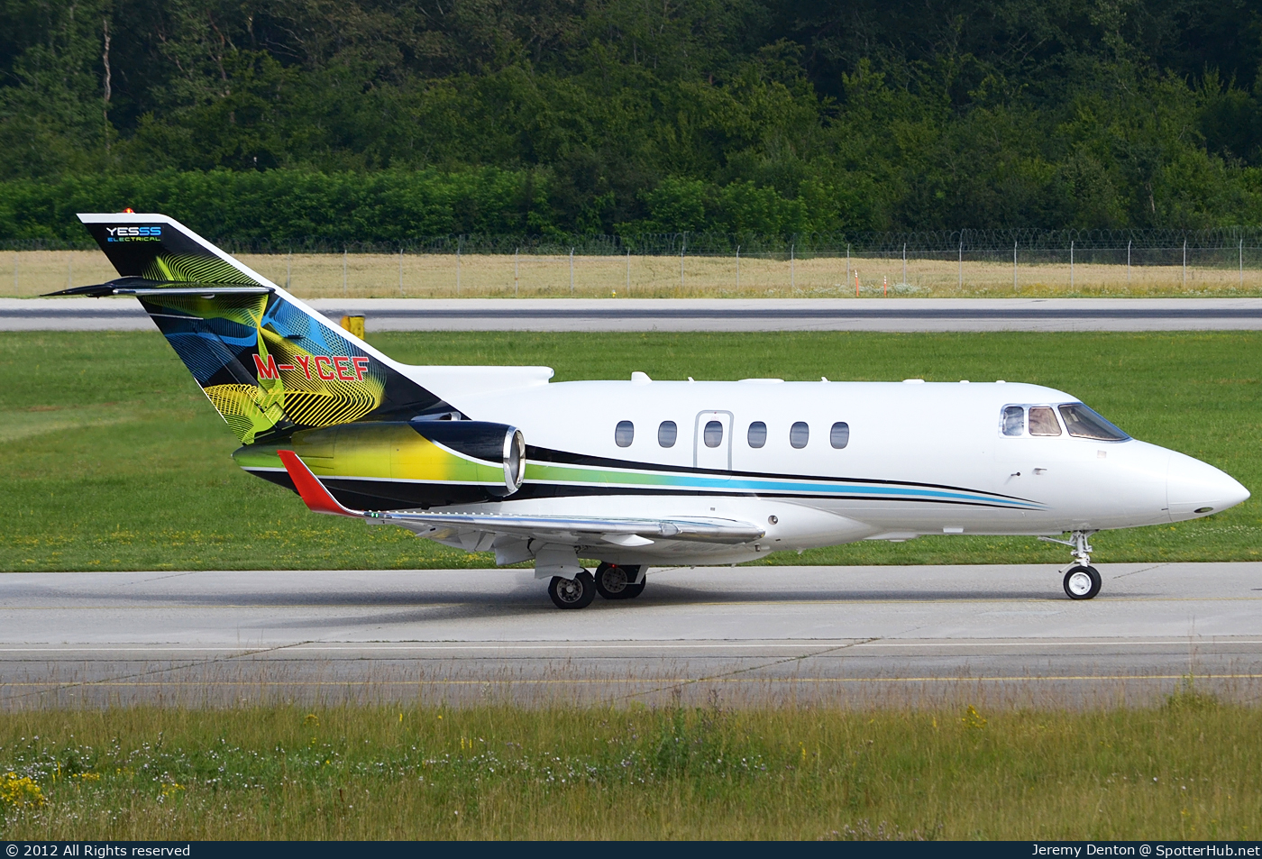 Photo of M-YCEF - Hawker Beechcraft 800XPi operated by Private