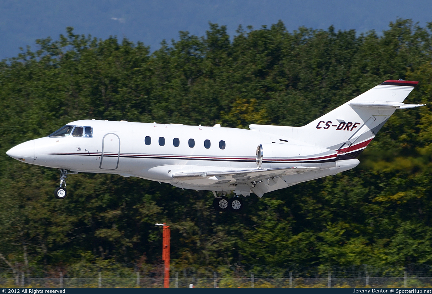 Photo of CS-DRF - Hawker Beechcraft 800XPi operated by NetJets Europe