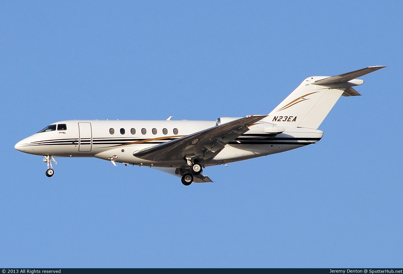 Photo of N23EA - Hawker Beechcraft 4000 operated by Elegant Aviation