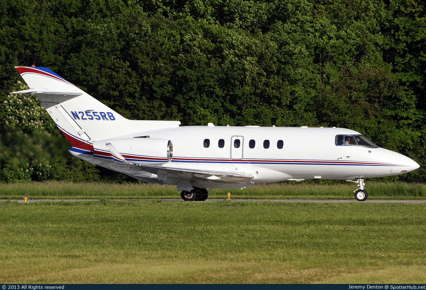 Photo of N255RB - Hawker Beechcraft 850XP operated by Regal-Beloit Flight Service