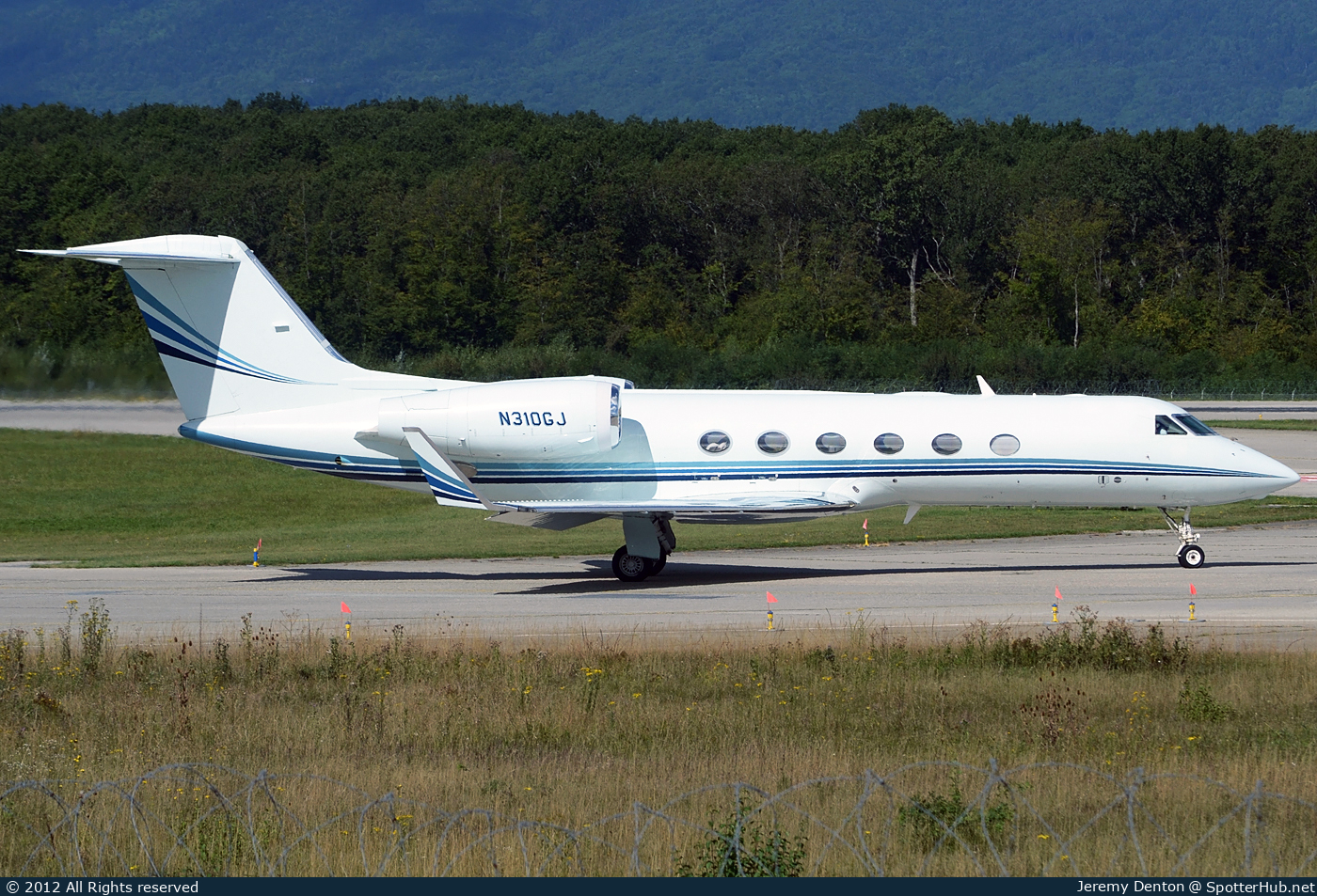 Photo of N310GJ - Gulfstream GIV-X (G450) operated by Elite Air