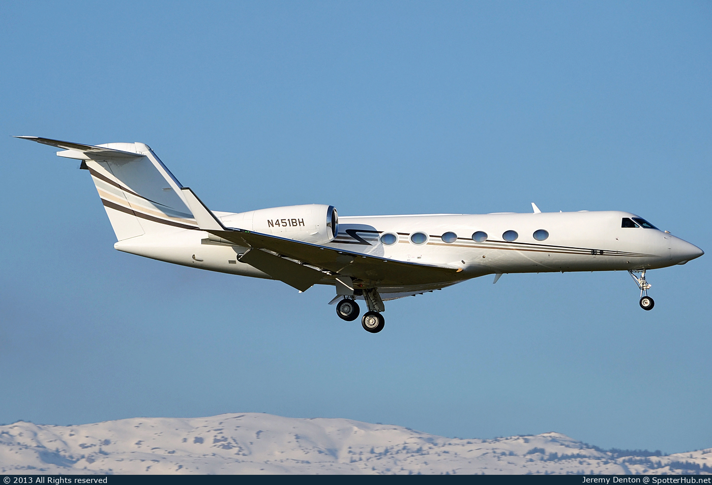 Photo of N451BH - Gulfstream GIV-X (G450) operated by Private