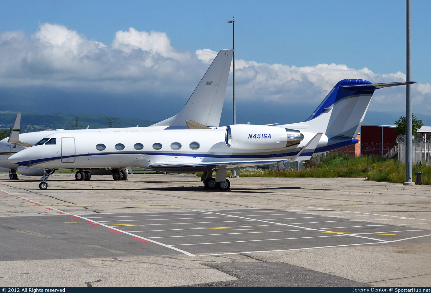 Photo of N451GA - Gulfstream GIV operated by Avjet Corp.