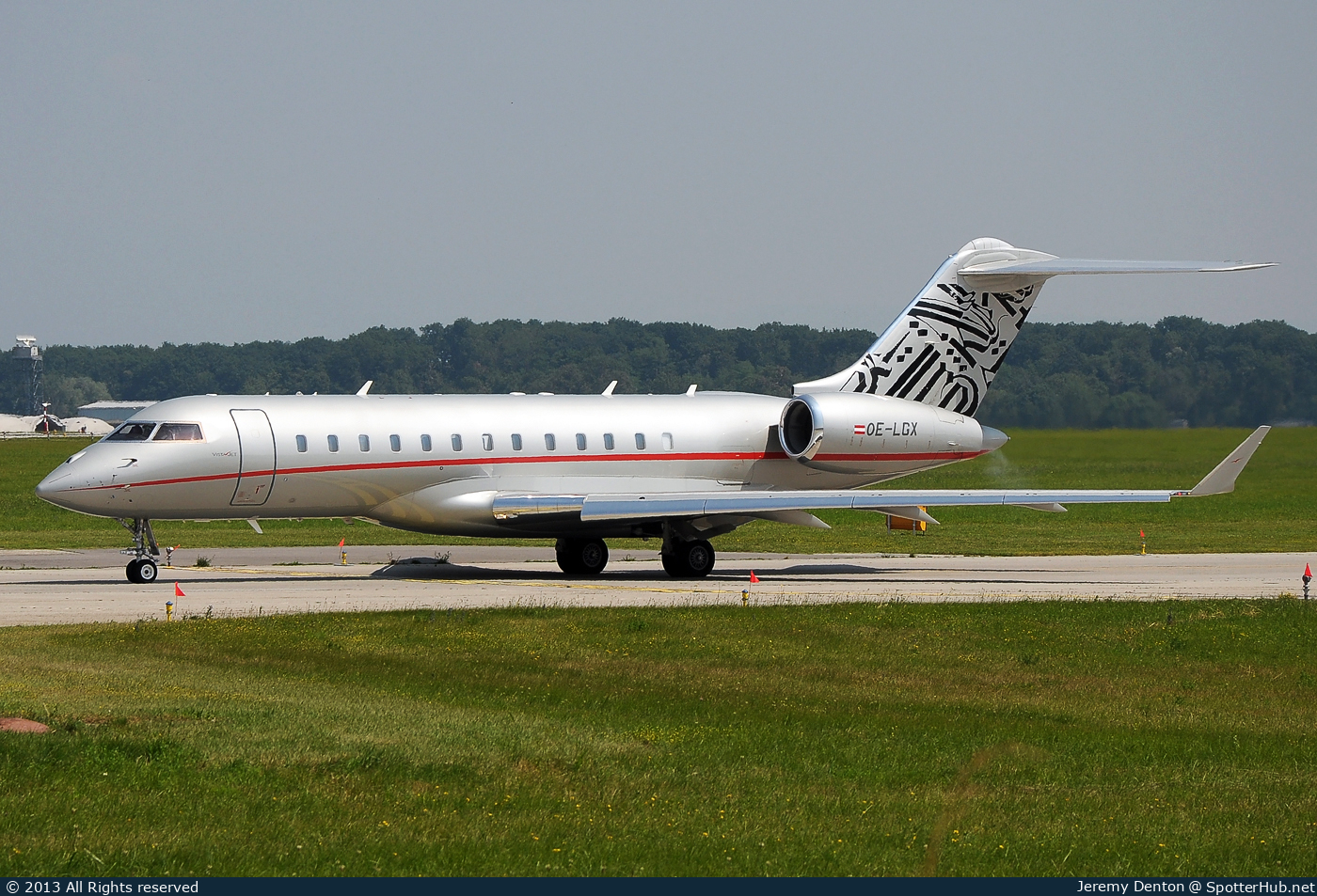 Photo of OE-LGX - Bombardier Global Express XRS operated by VistaJet