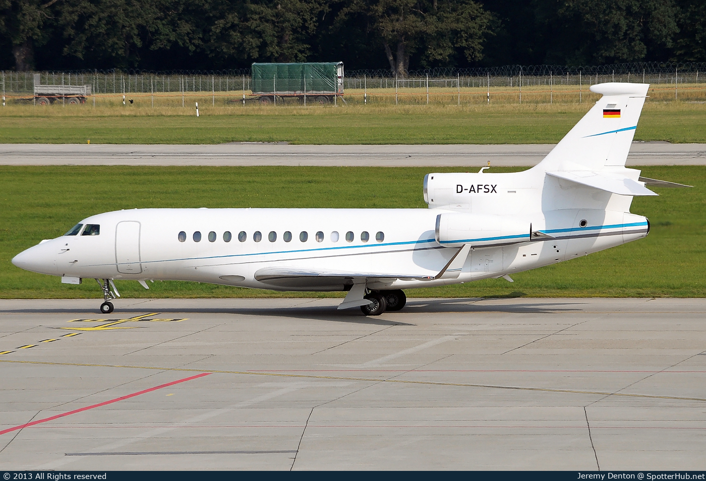 Photo of D-AFSX - Dassault Falcon 7X operated by FAI Rent-a-Jet