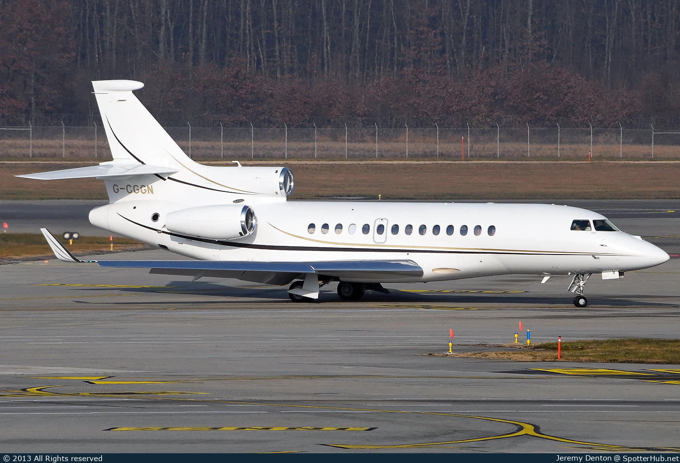 Photo of G-CGGN - Dassault Falcon 7X operated by TAG Aviation UK
