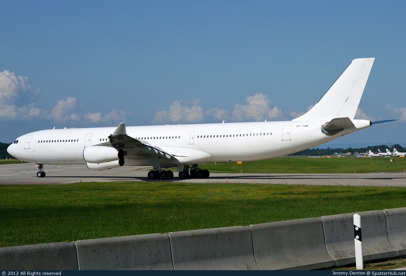 Photo of CS-TQM - Airbus A340-313 operated by Hi Fly