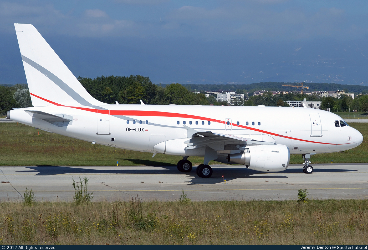 Photo of OE-LUX - Airbus A318-112(CJ) Elite operated by Tyrolean Jet Service