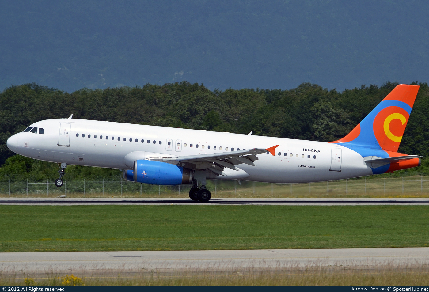Photo of UR-CKA - Airbus A320-231 operated by Khors Air
