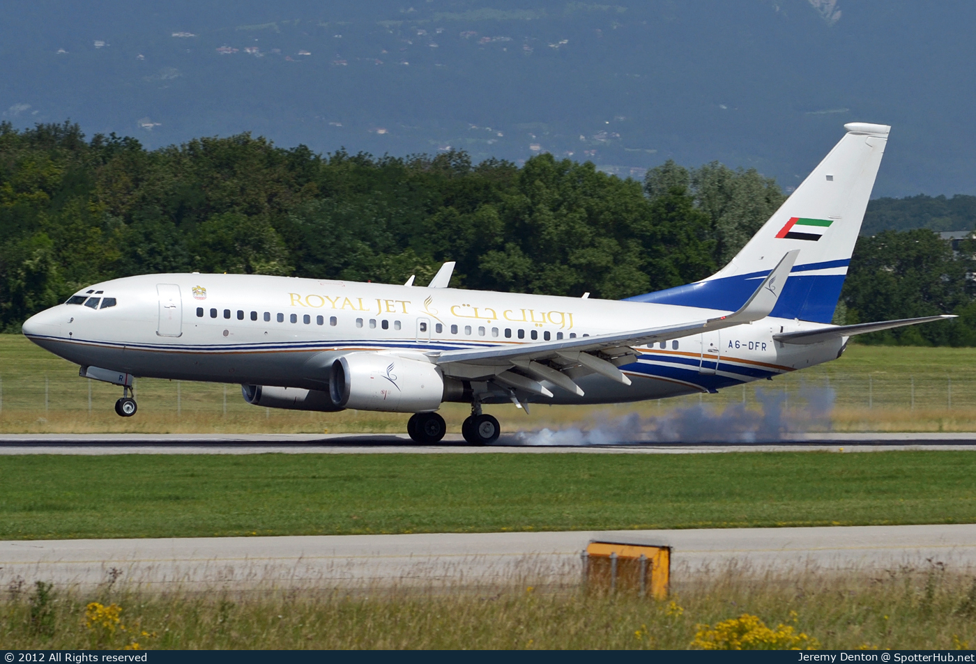 Photo of A6-DFR - Boeing 737-7BC(BBJ) operated by Royal Jet