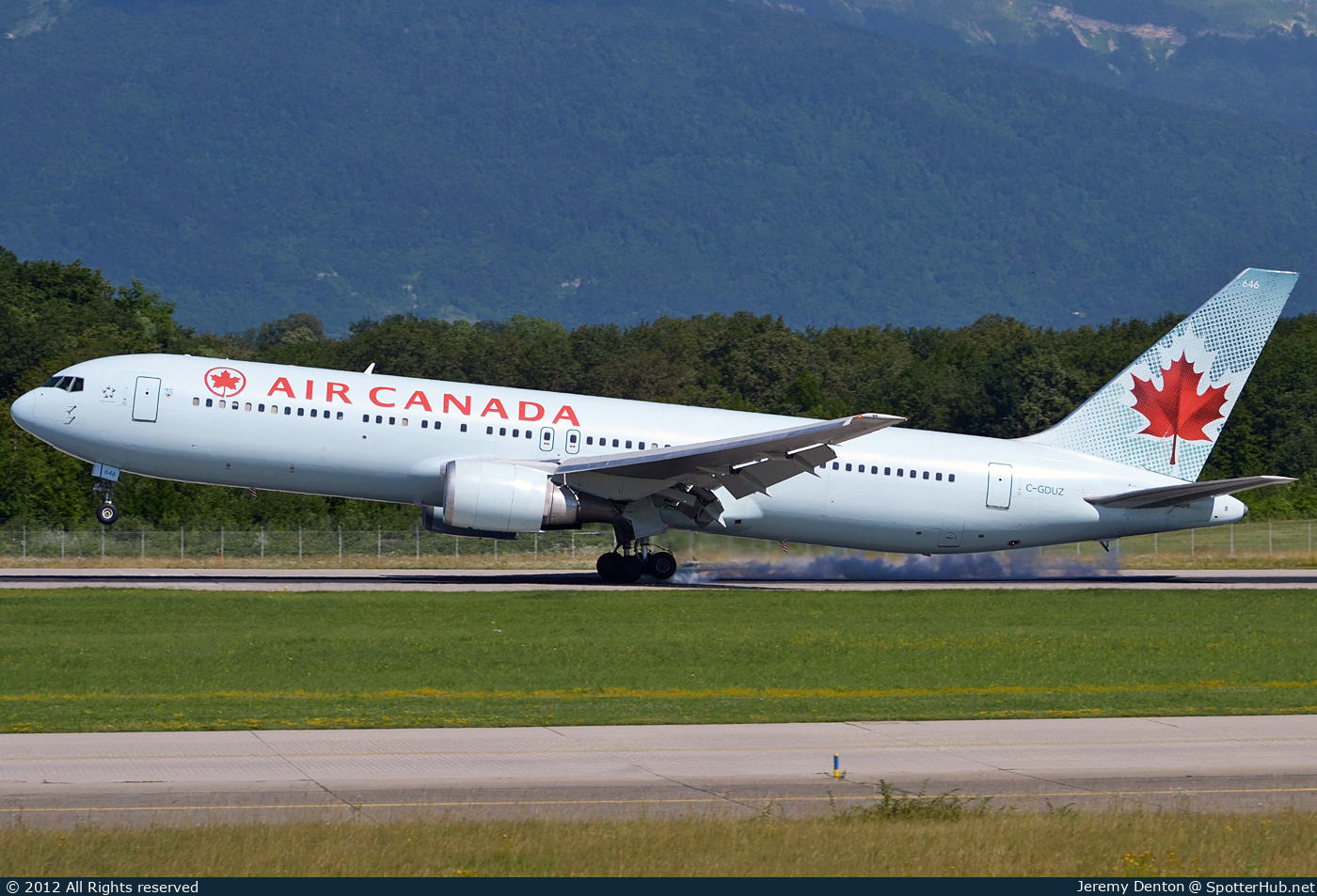 Photo of C-GDUZ - Boeing 767-38E(ER) operated by Air Canada