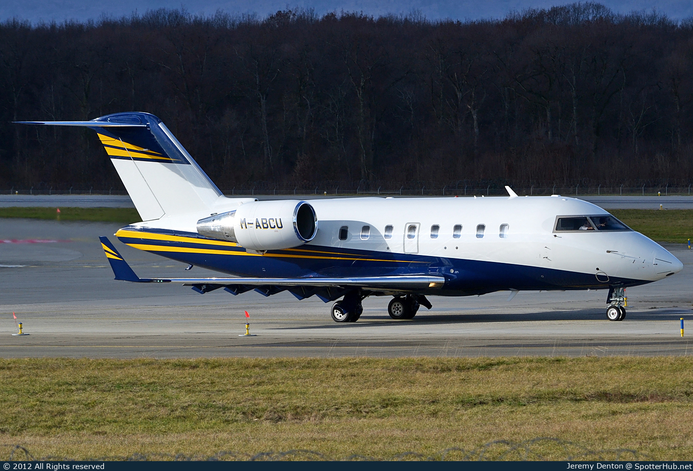 Photo of M-ABCU - Bombardier Challenger 605 operated by ExecuJet Middle East