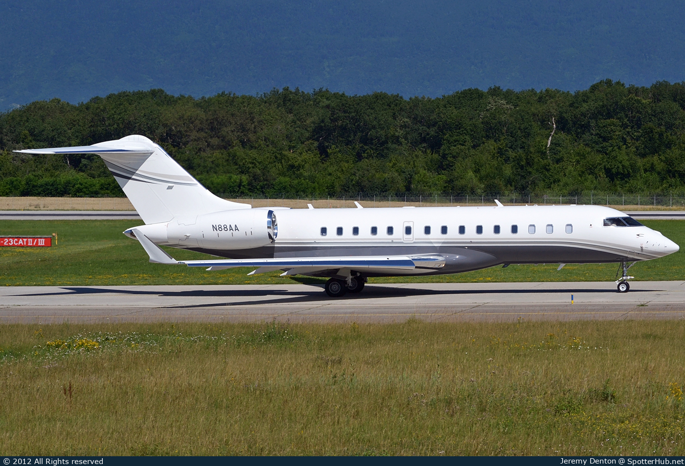 Photo of N88AA - Bombardier Global 6000 operated by Tempus Jets