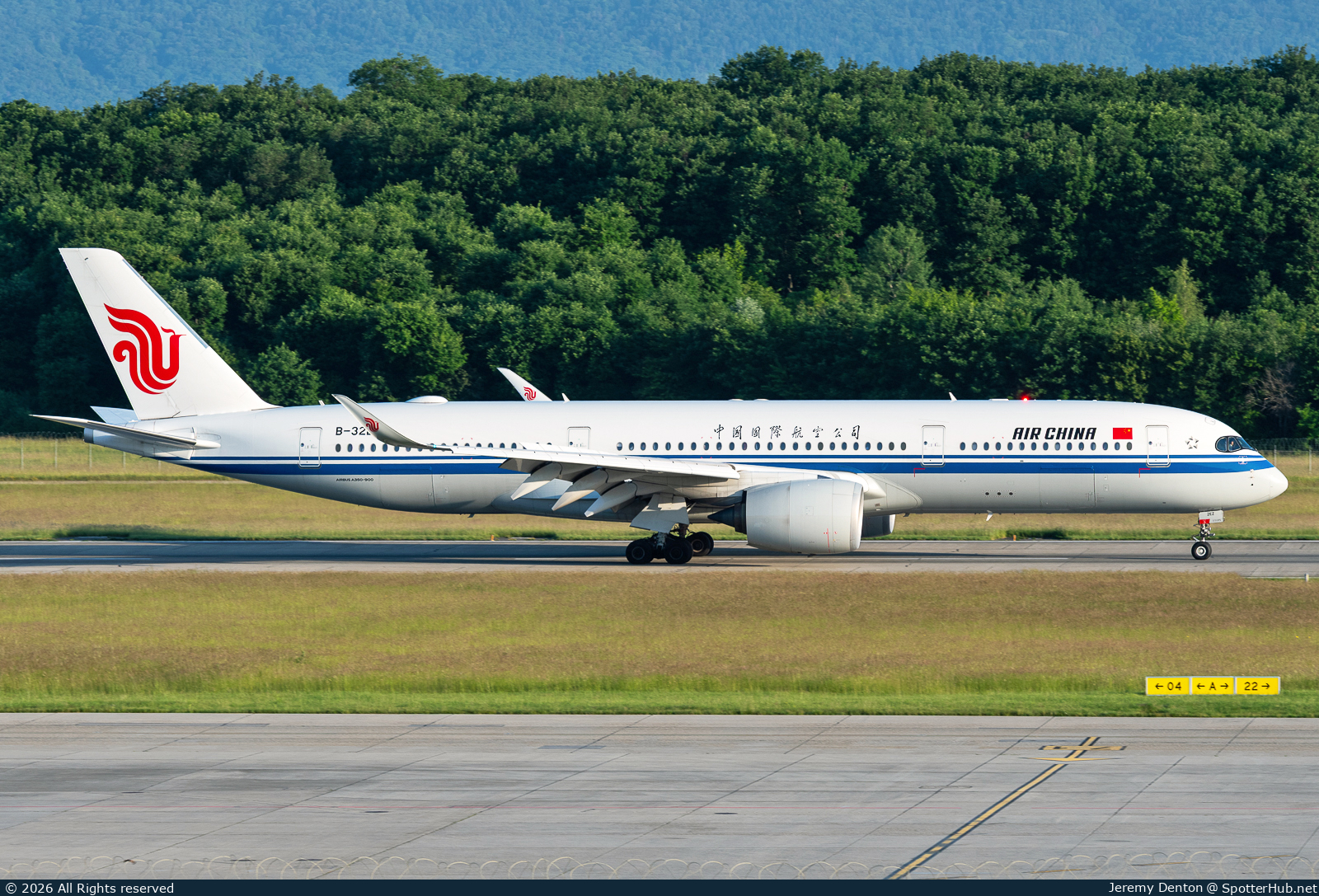 Photo of B-32EZ - Airbus A350-941 operated by Air China