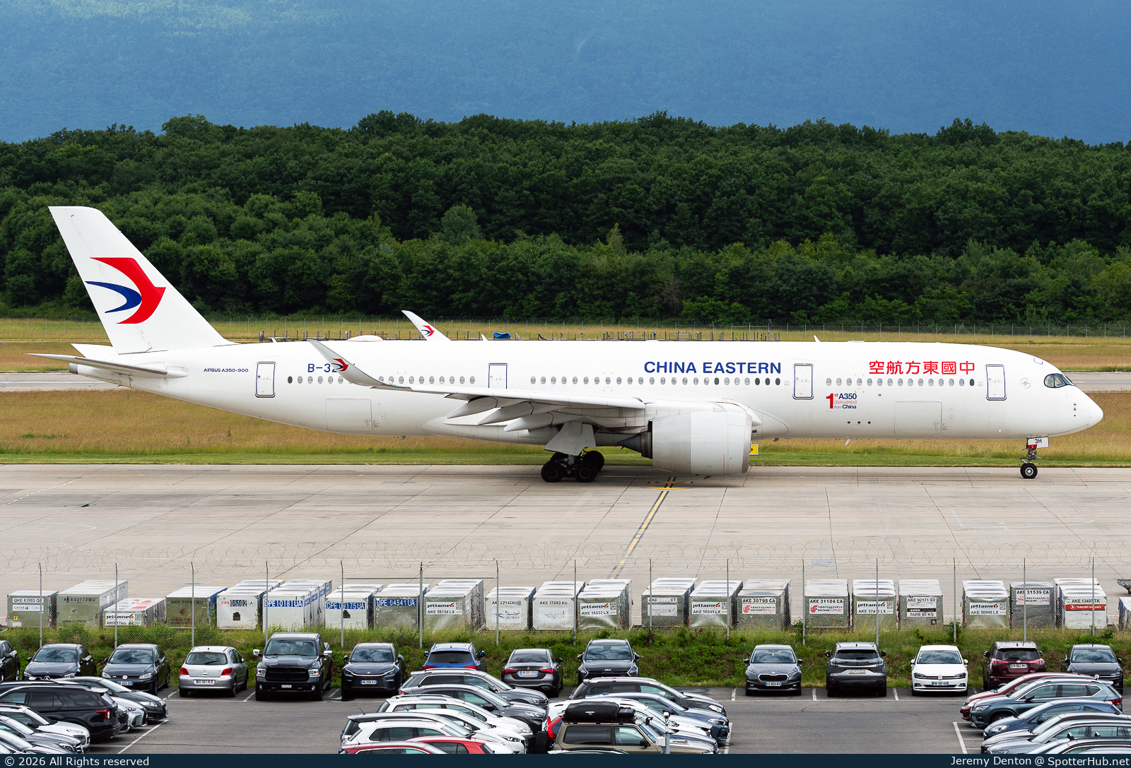 Photo of B-323H - Airbus A350-941 operated by China Eastern Airlines