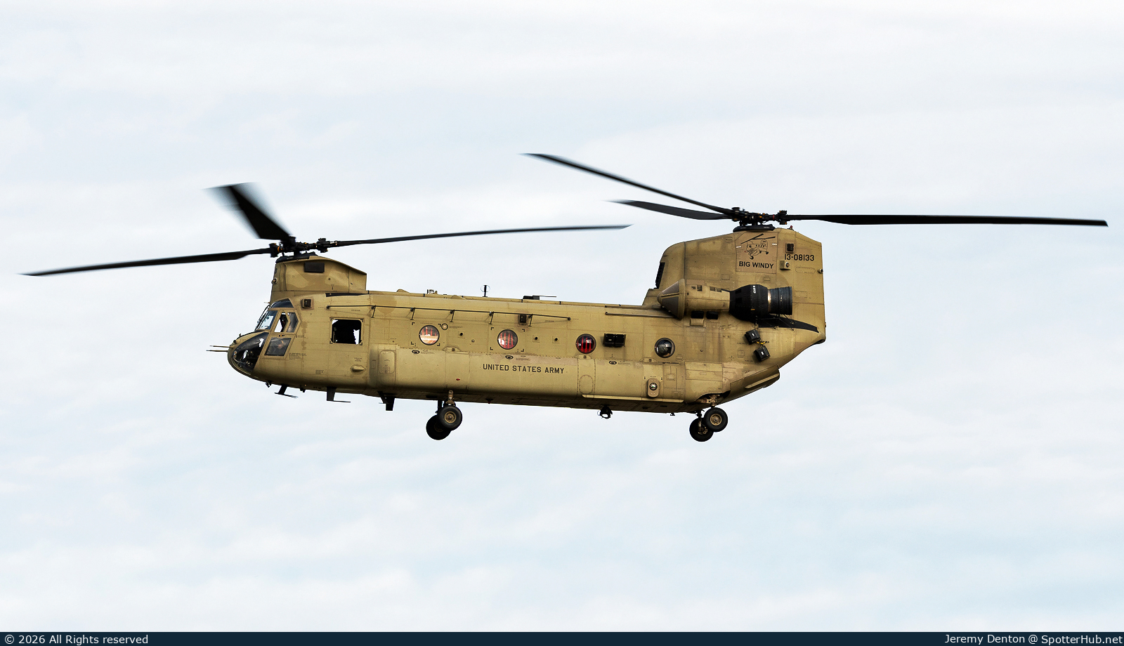 Photo of 13-08133 - Boeing Vertol CH-47F Chinook operated by US Army