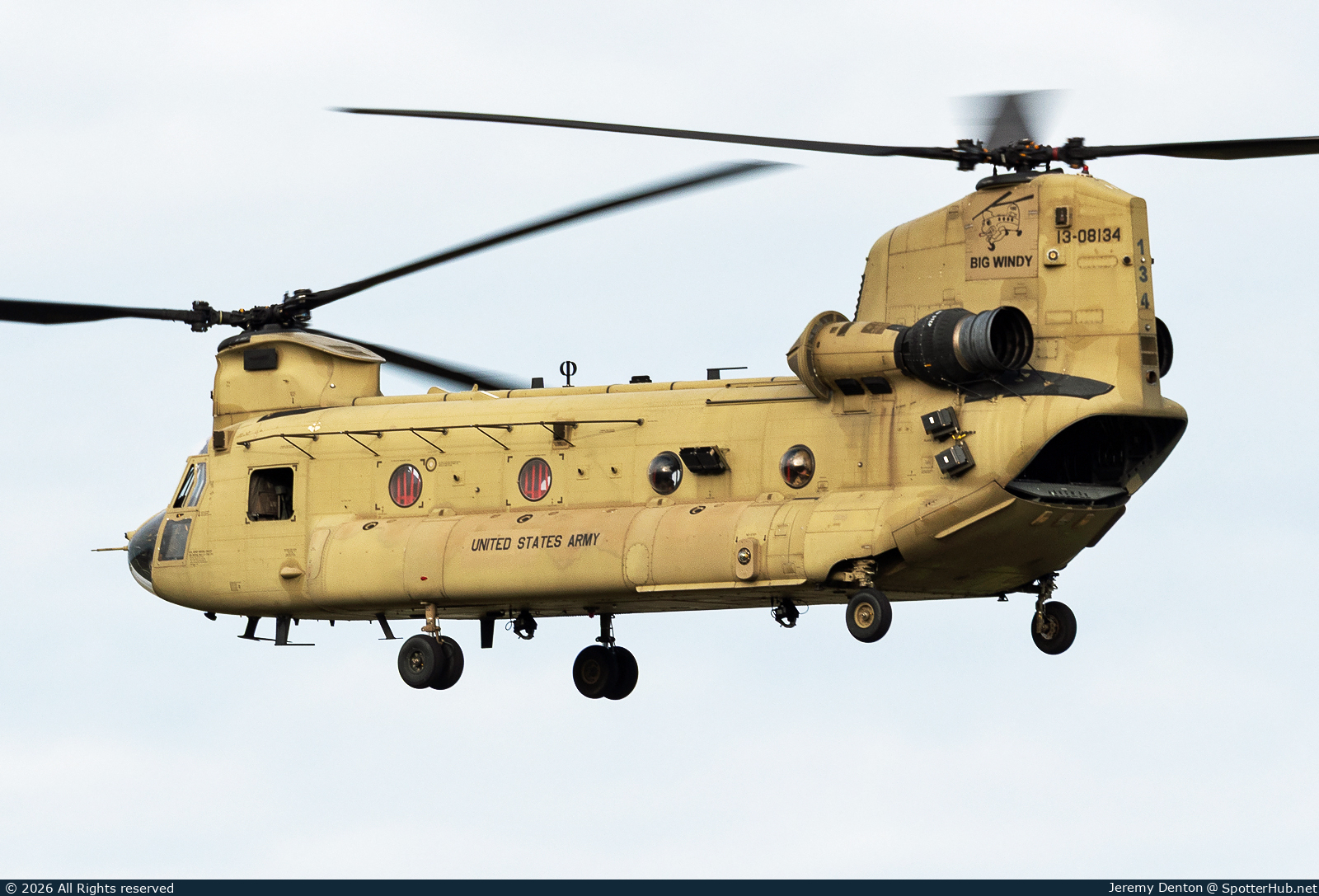 Photo of 13-08134 - Boeing Vertol CH-47F Chinook operated by US Army