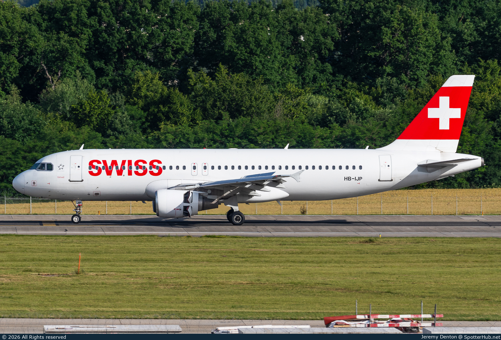 Photo of HB-IJP - Airbus A320-214 operated by Swiss International Air Lines
