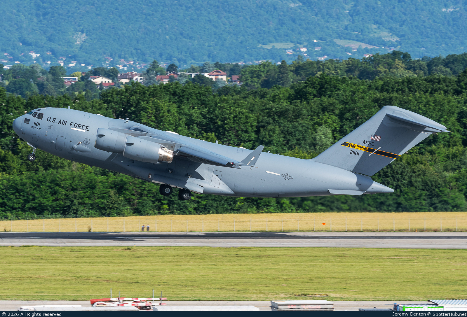 Photo of 02-1101 - Boeing C-17A Globemaster III operated by US Air Force