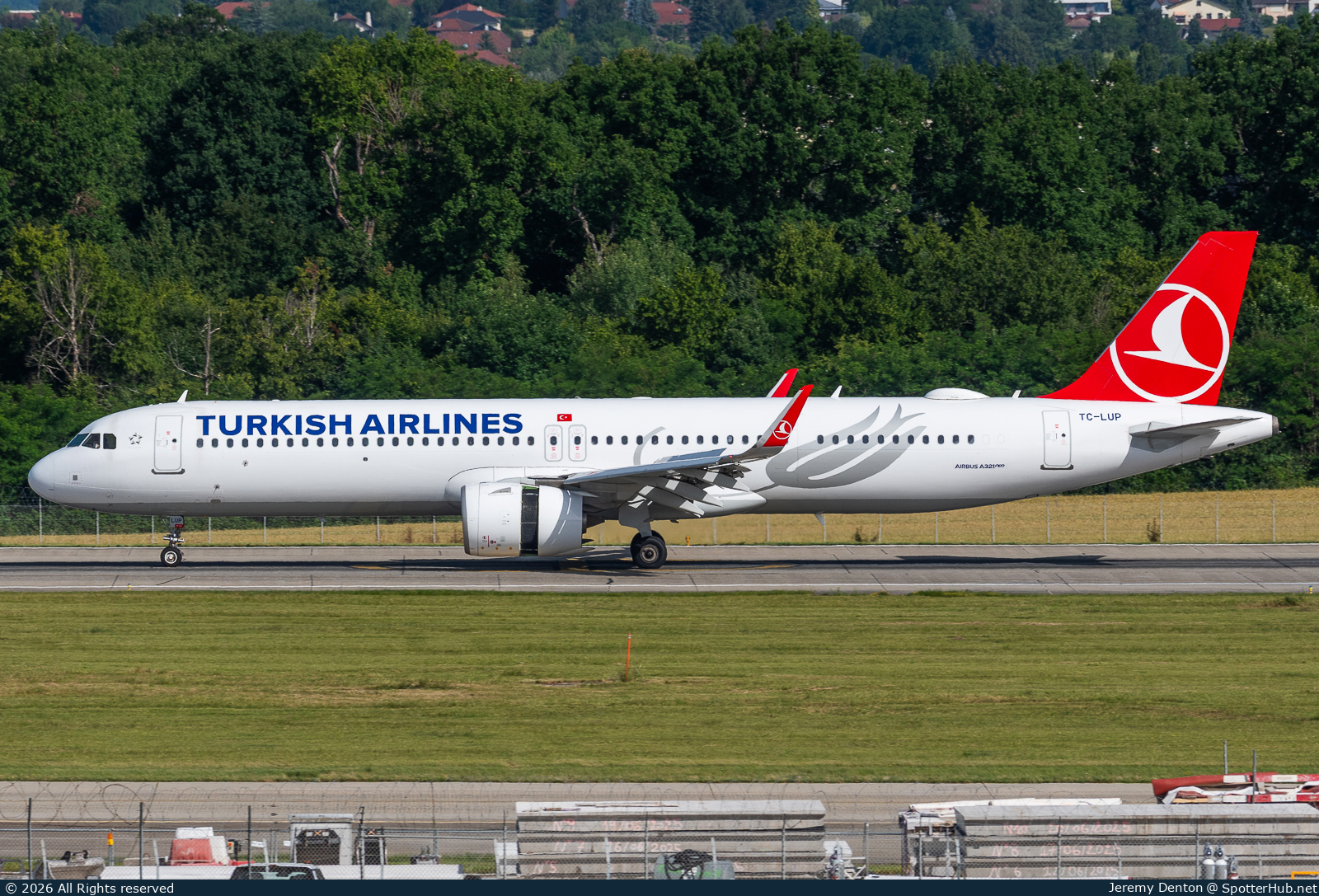 Photo of TC-LUP - Airbus A321-271NX operated by Turkish Airlines