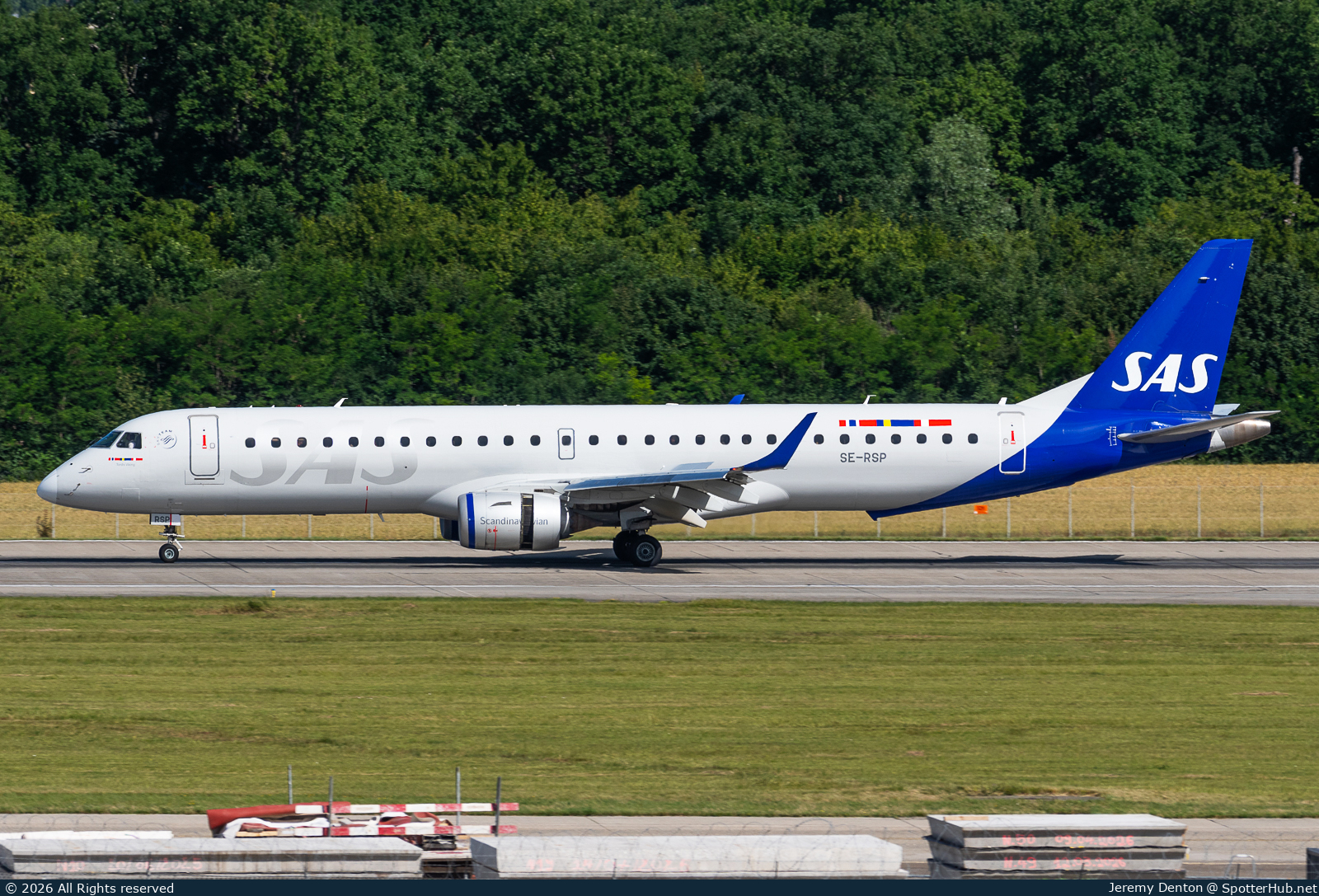 Photo of SE-RSP - Embraer ERJ-195LR operated by SAS Link
