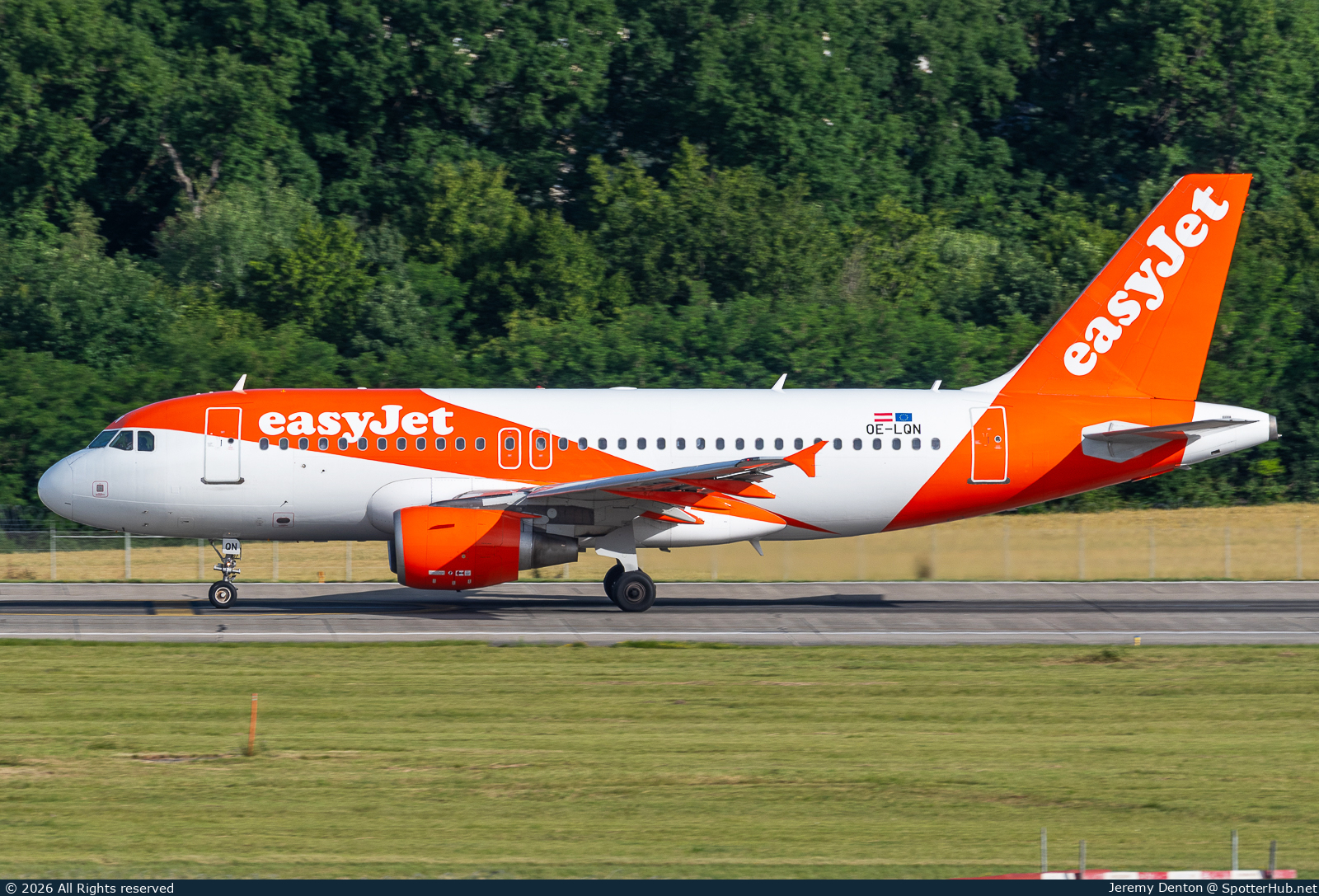 Photo of OE-LQN - Airbus A319-111 operated by easyJet Europe