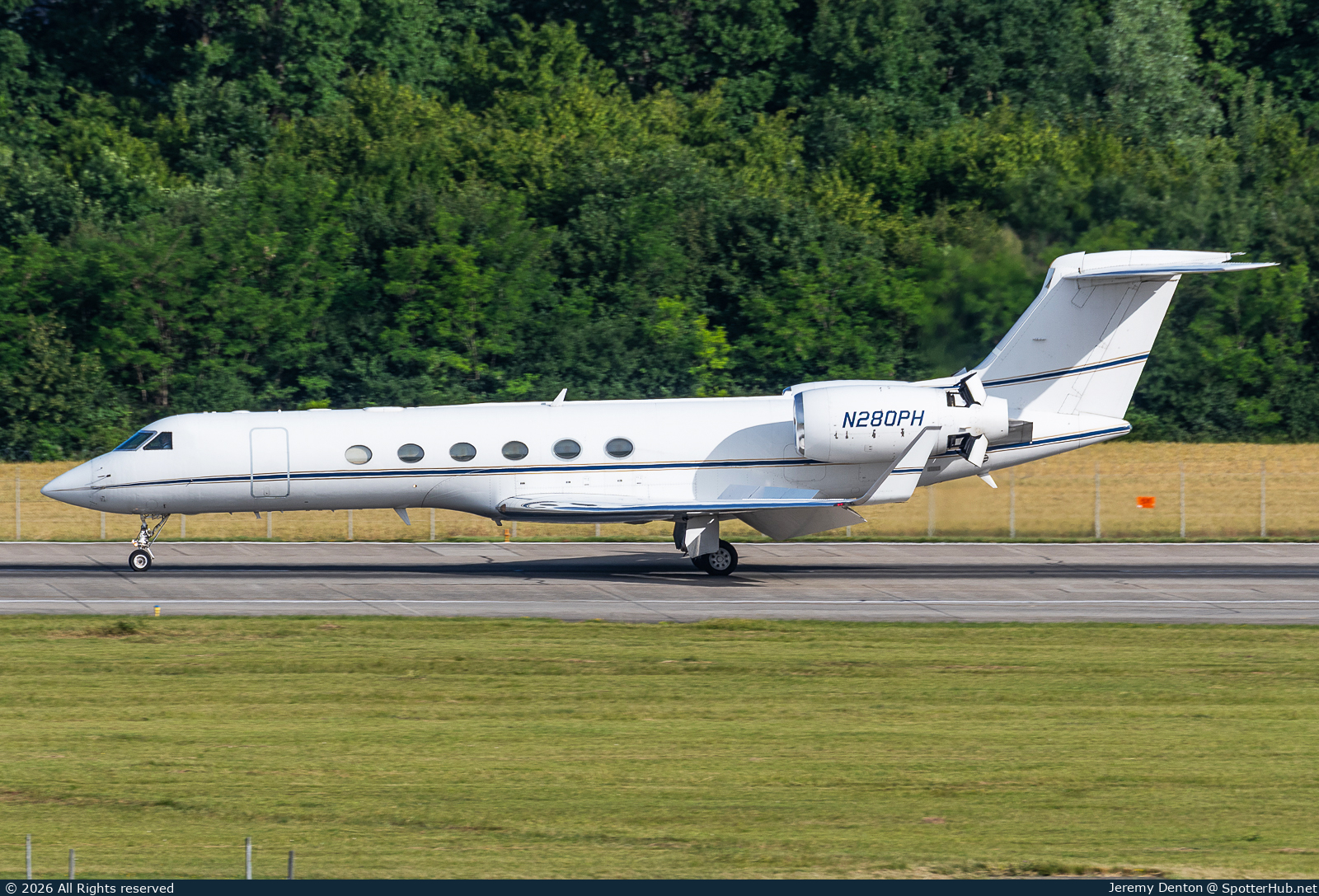 Photo of N280PH - Gulfstream GV operated by Global Air Charters