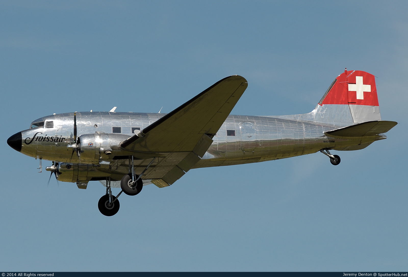 Photo of N431HM - Douglas DC-3C operated by Private