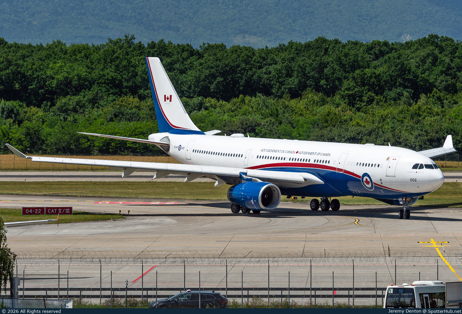 Photo of 330002 - Airbus CC-330 Husky operated by Royal Canadian Air Force