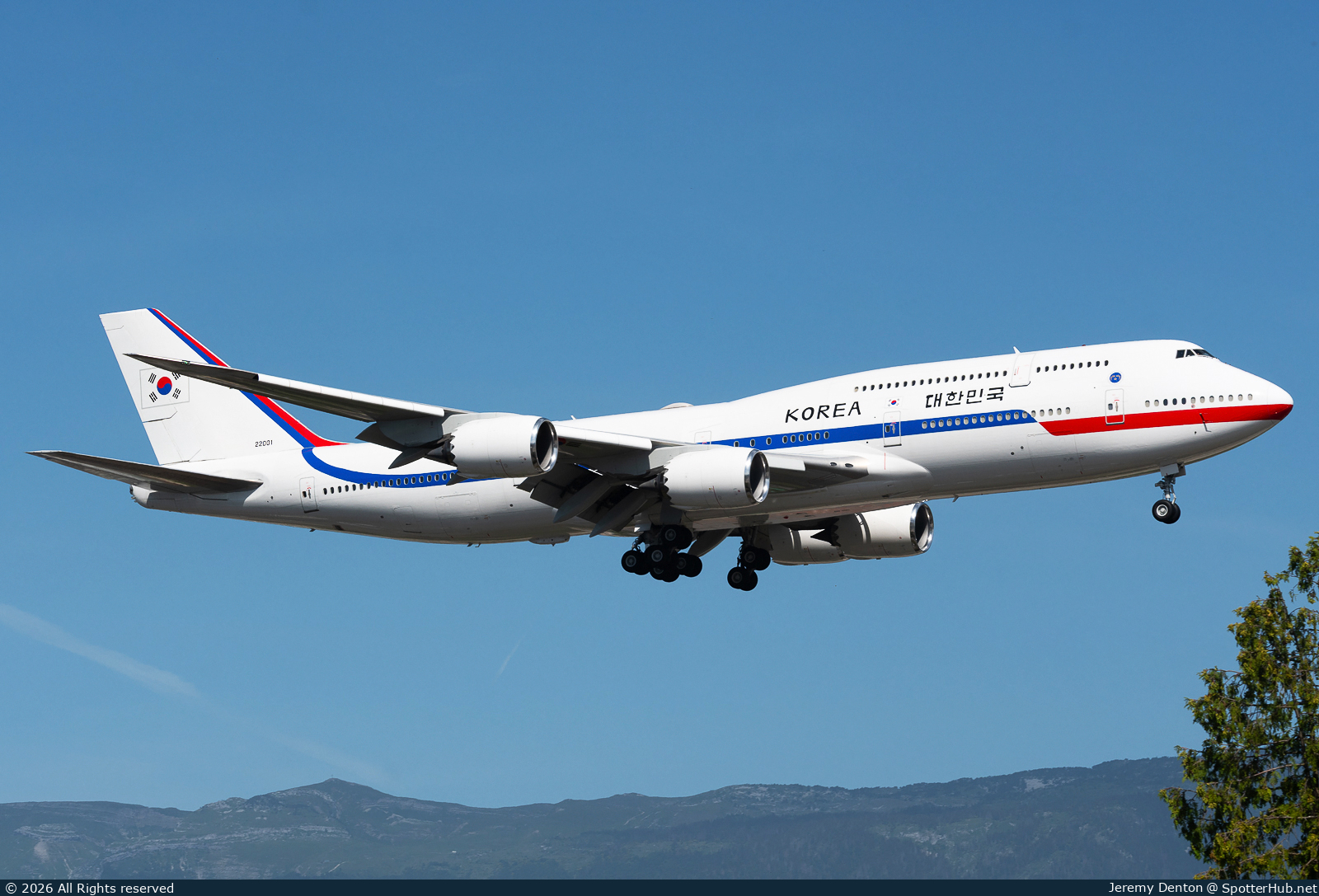 Photo of 22001 - Boeing 747-8B5 operated by Government of the Republic of Korea