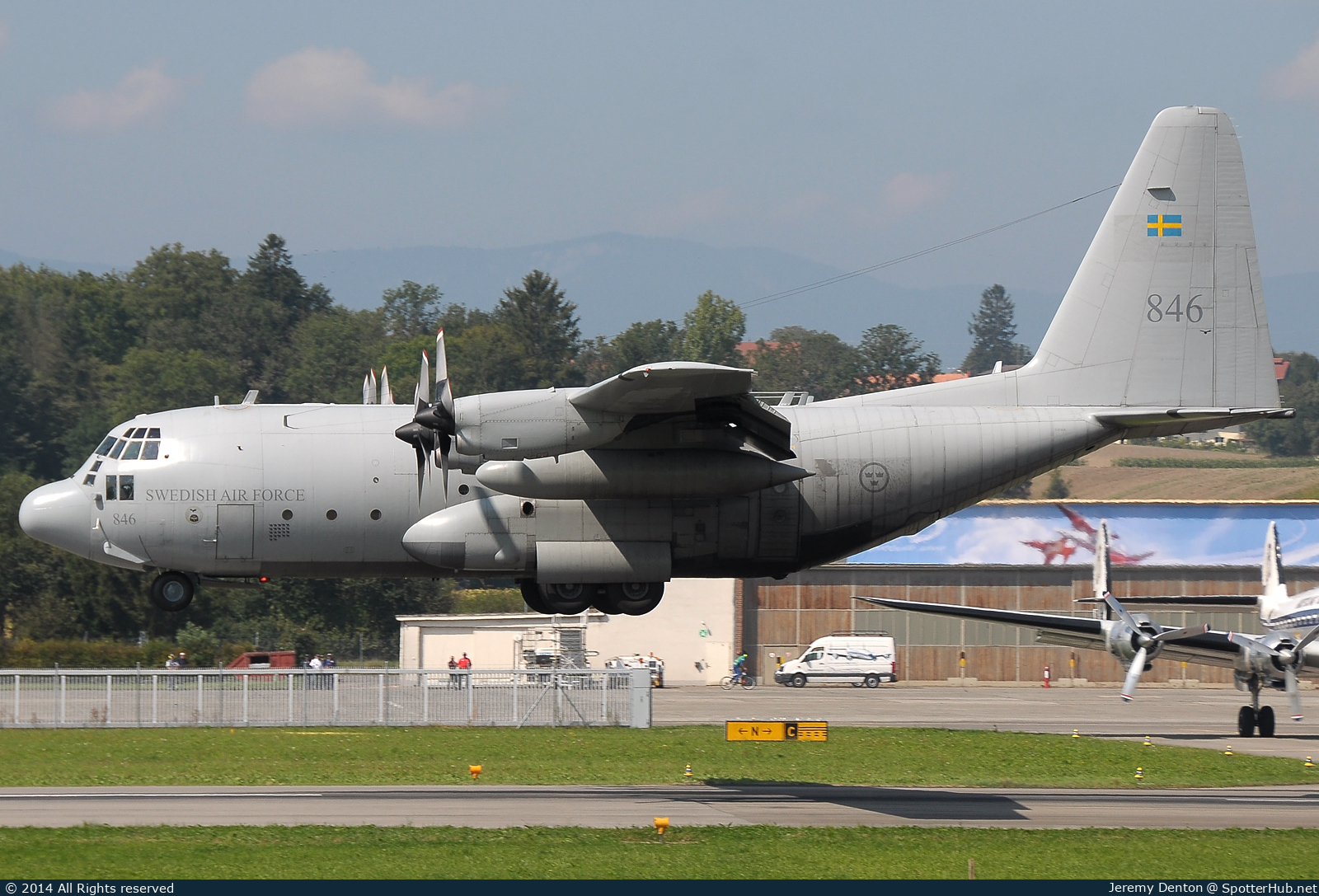 Photo of 84006 - Lockheed Tp84 Hercules operated by Swedish Air Force