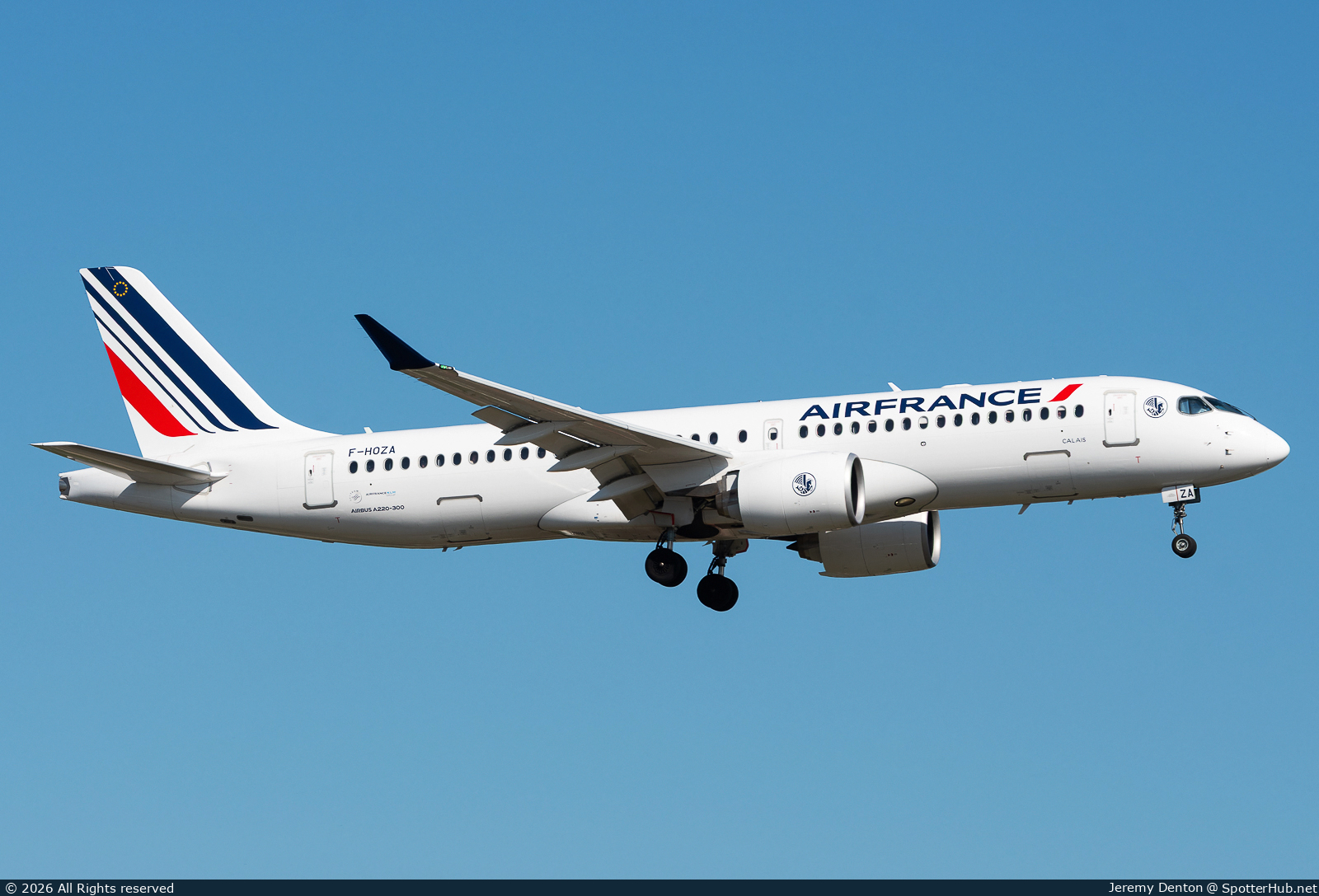 Photo of F-HOZA - Airbus A220-300 operated by Air France