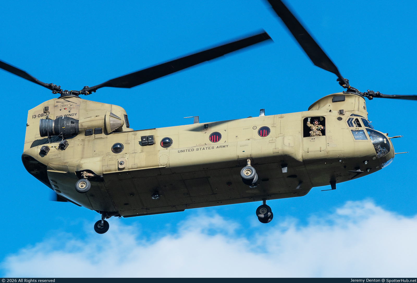 Photo of 13-08133 - Boeing Vertol CH-47F Chinook operated by US Army