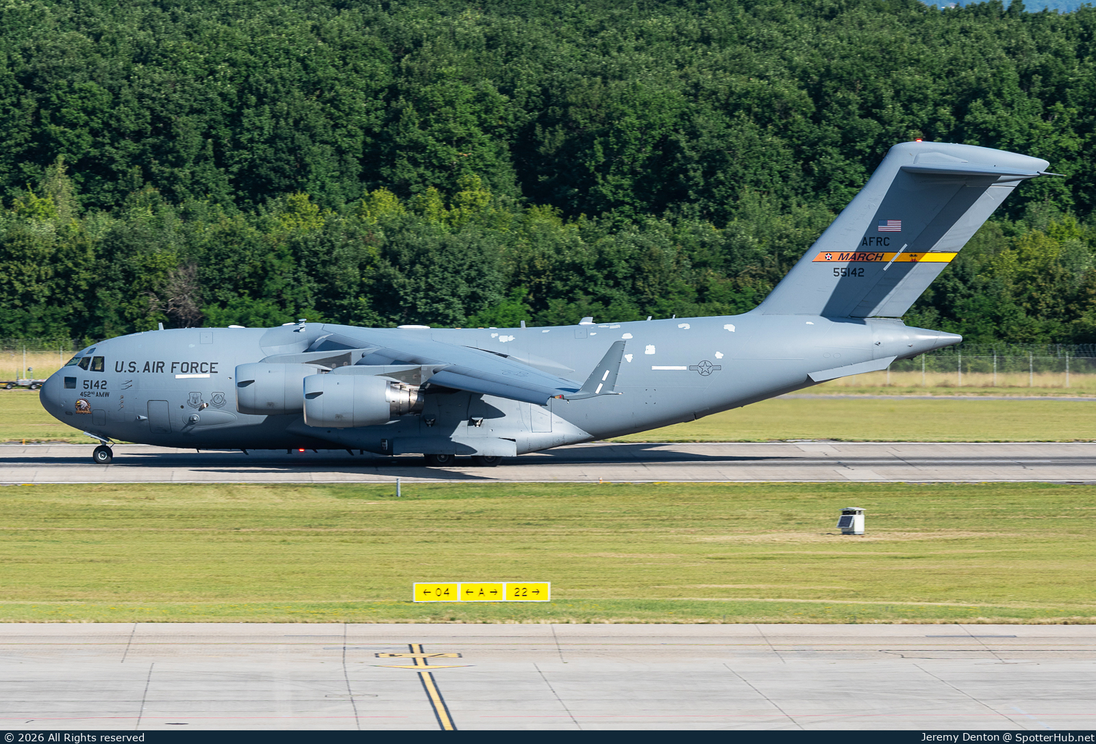 Photo of 05-5142 - Boeing C-17A Globemaster III operated by US Air Force
