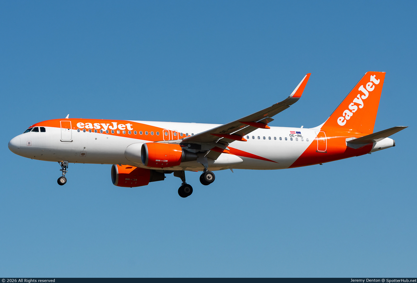Photo of OE-INL - Airbus A320-214 operated by easyJet Europe