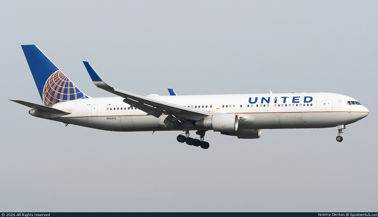 Photo of N684UA - Boeing 767-3CB(ER) operated by United Airlines